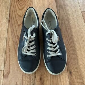 Ecco women’s shoes blue 7.5 (38)